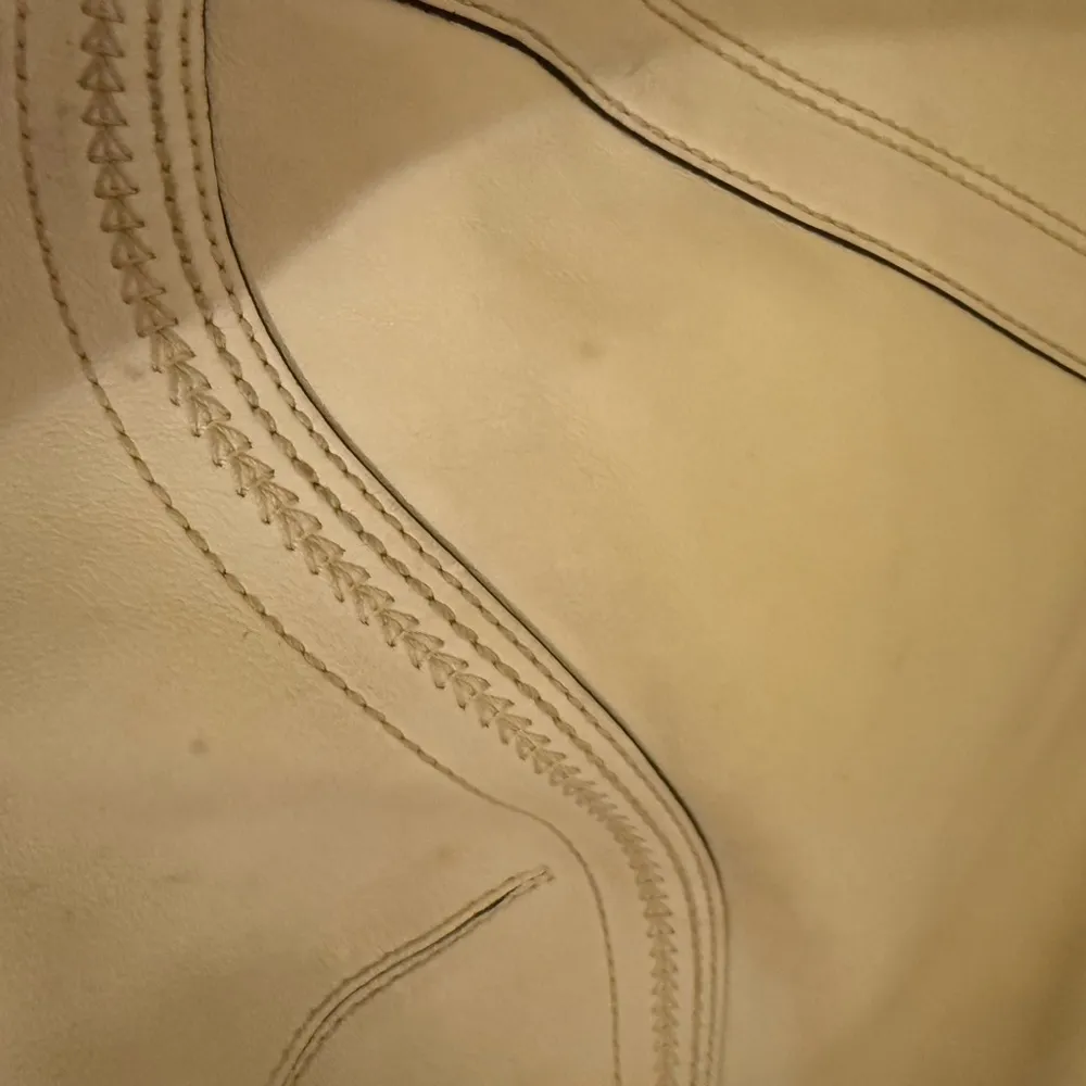 Coach White Leather Hobo Bag vintage y2k - Image 9