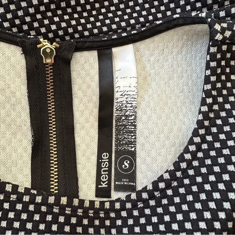 Kensie Black White Mini Check Print Zipper Detail Short Sleeve Dress size Small - Image 10