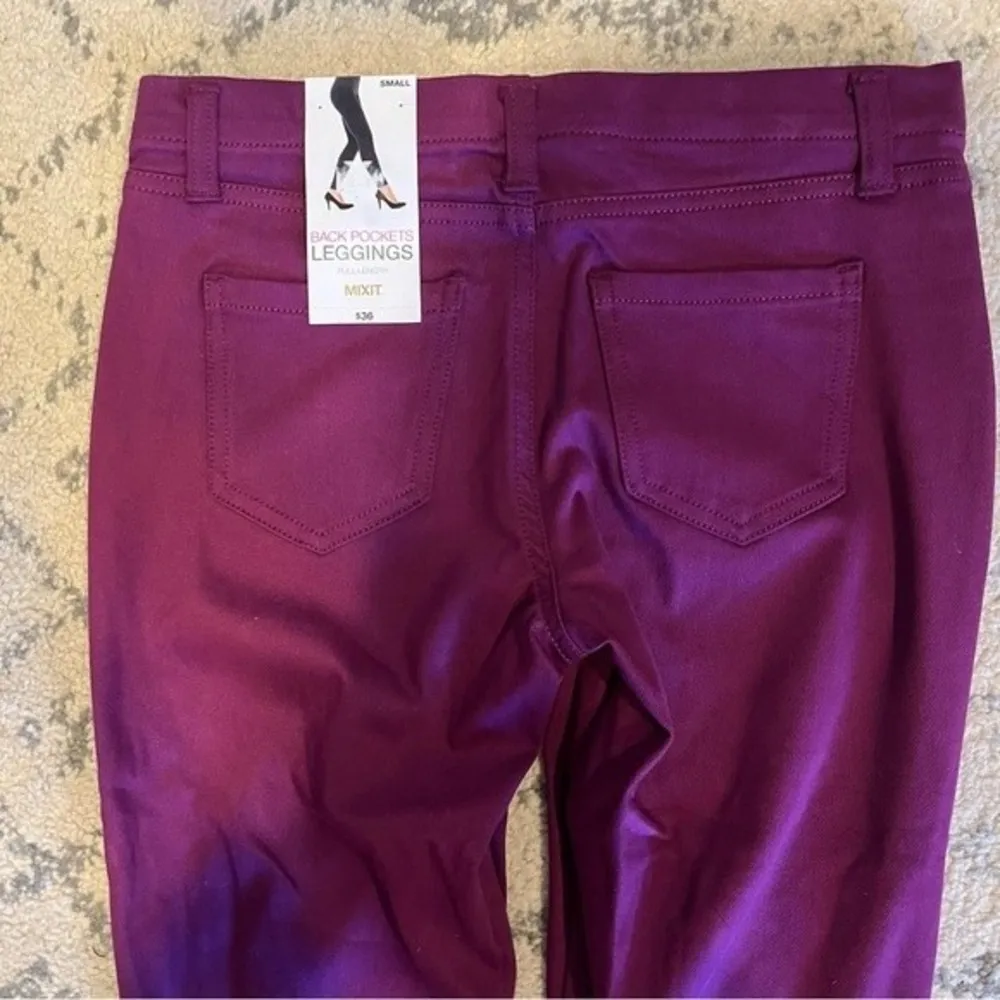 NWT MIXIT Damson Burgundy Back Pockets Denim Leggings Size Small - Image 3