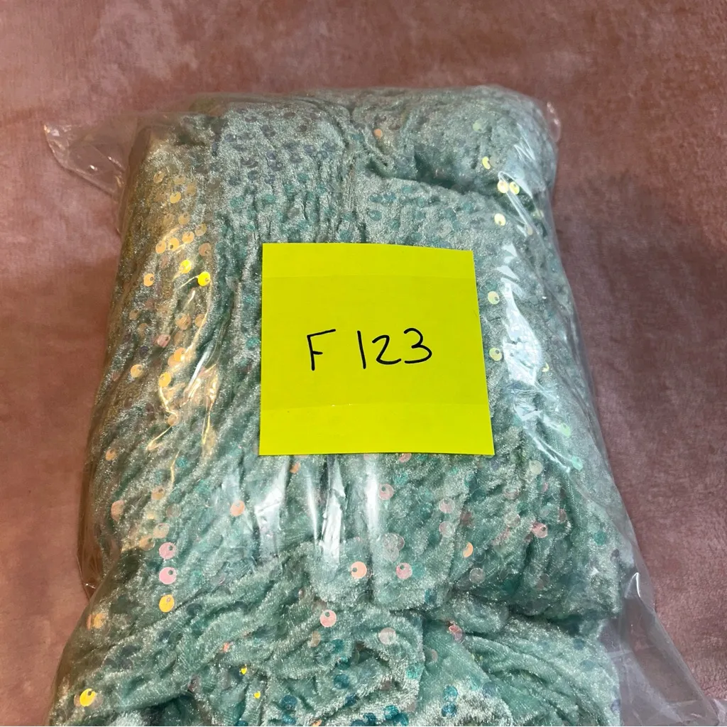 NWOT light blue fuzzy sequined sleeveless prom dress size 6 with large bow - Image 11