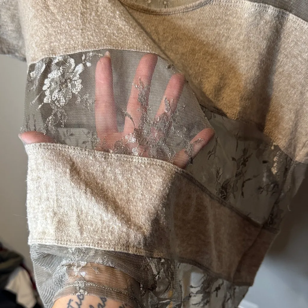 Brandy Melville Gray/tan Lace and wool Striped Blouse - Image 4