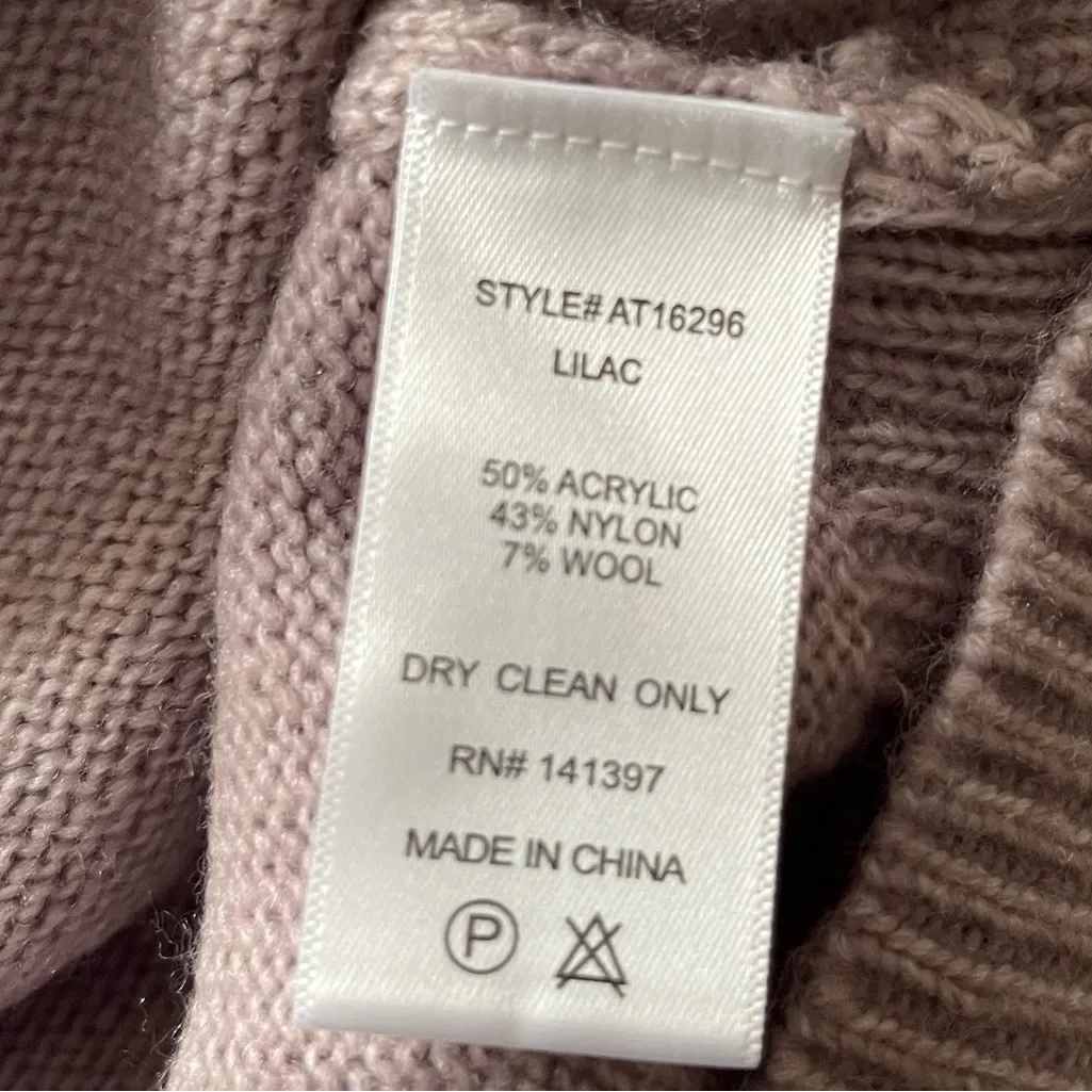 Astr Lilac V-Neck Sweater - Image 8