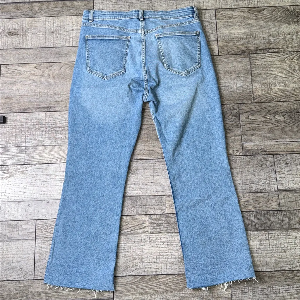 Zara High Rise Straight Leg Light Blue Wash Raw Distressed Hem Jeans - Image 3
