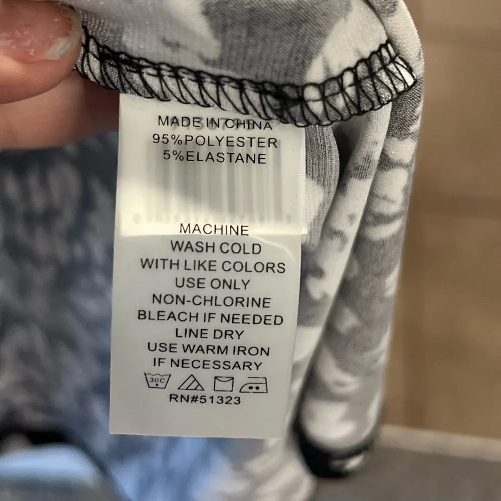 Vince Camuto Black & White Dress - short sleeve - Image 4