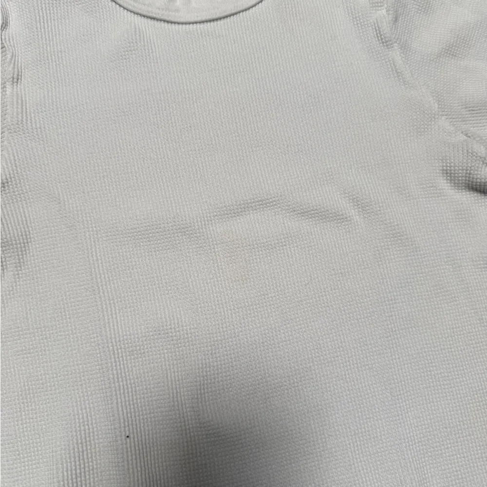 white brandy melville waffle cropped baby tee shirt - Image 4