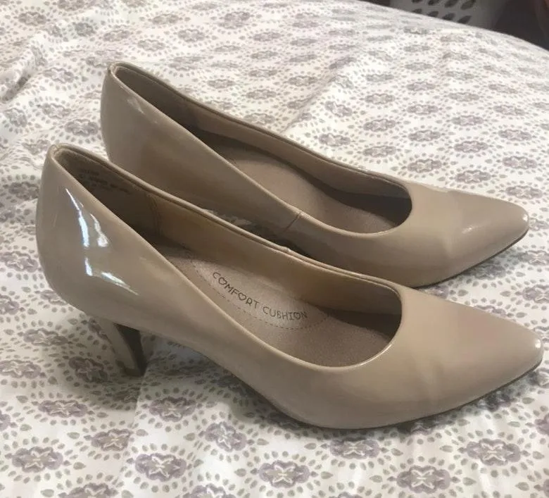 Nude Patent Pumps Tan Size 8.5 - Image 3