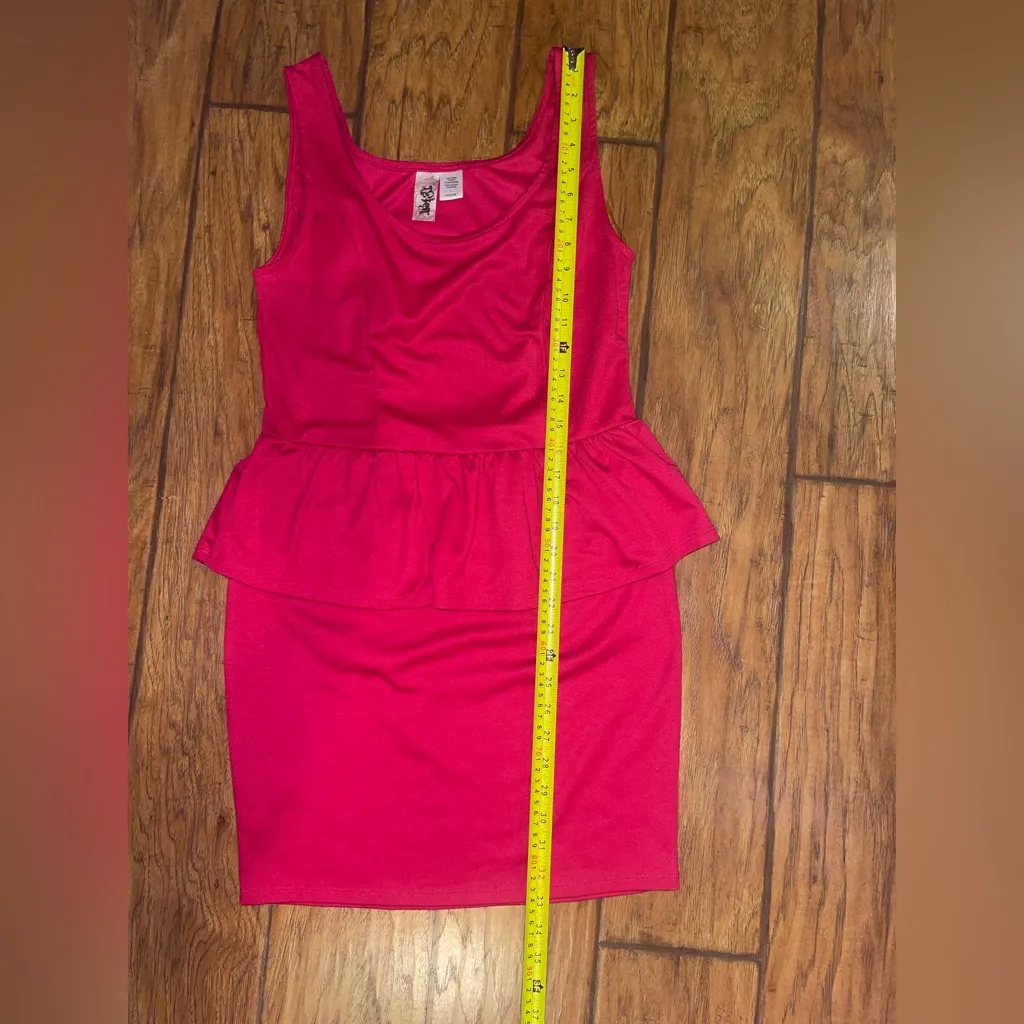 Rosey dark pink peplum dress cocktail mini dress EUC woman’s large - Image 6
