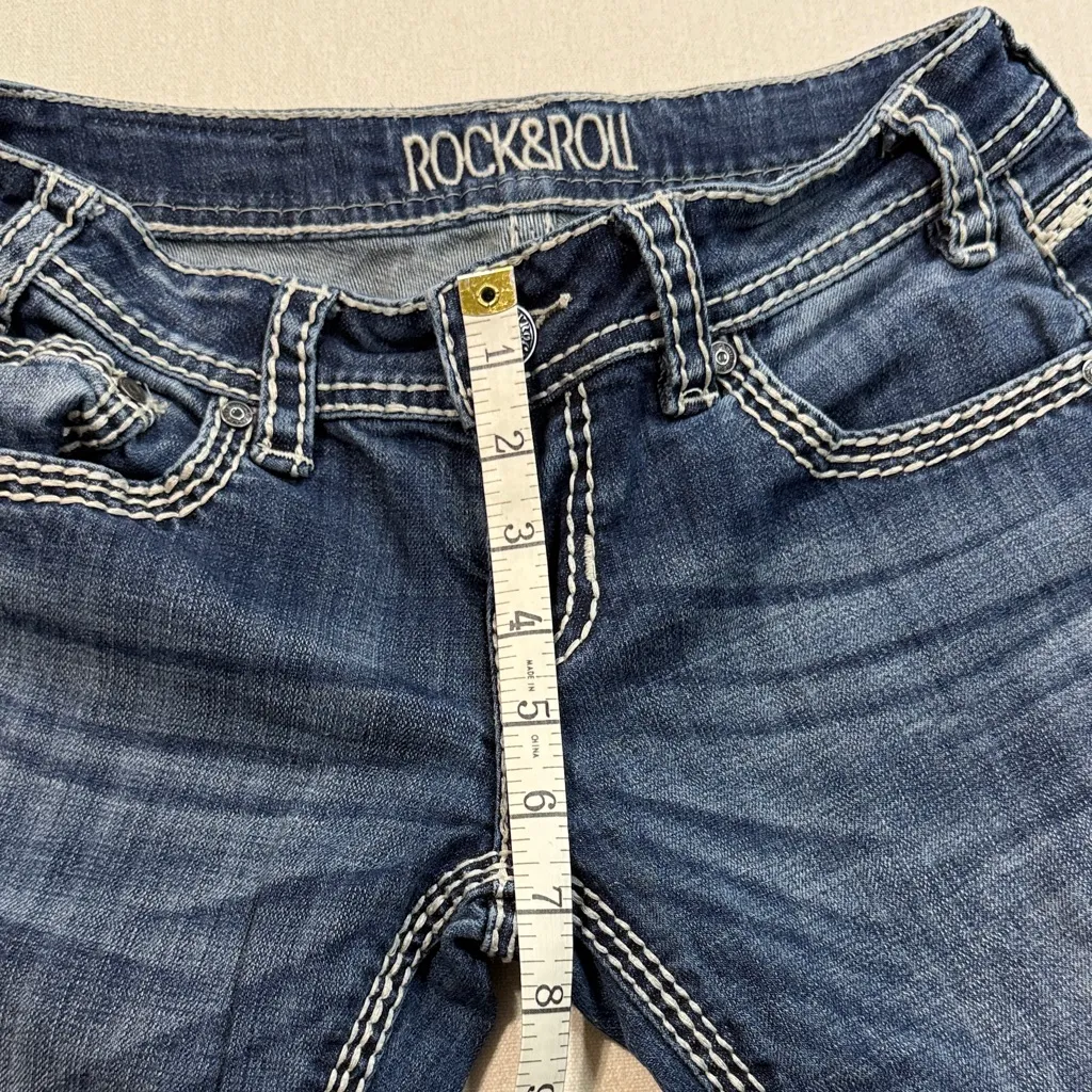 Stylish Blue Boot Cut Jeans for Women Size 26 - Image 4