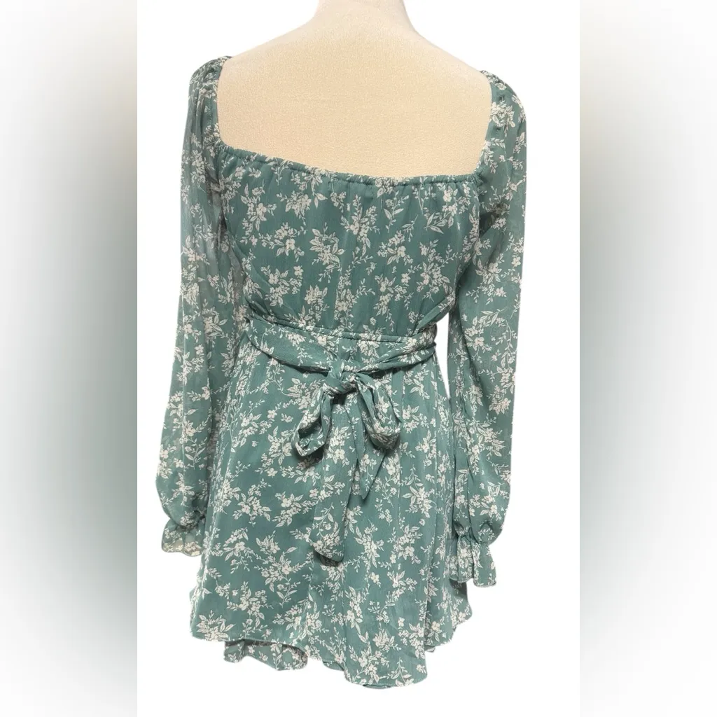 Thirty/Thirty Elegant Long Sleeve Floral Dress in Green - Image 2
