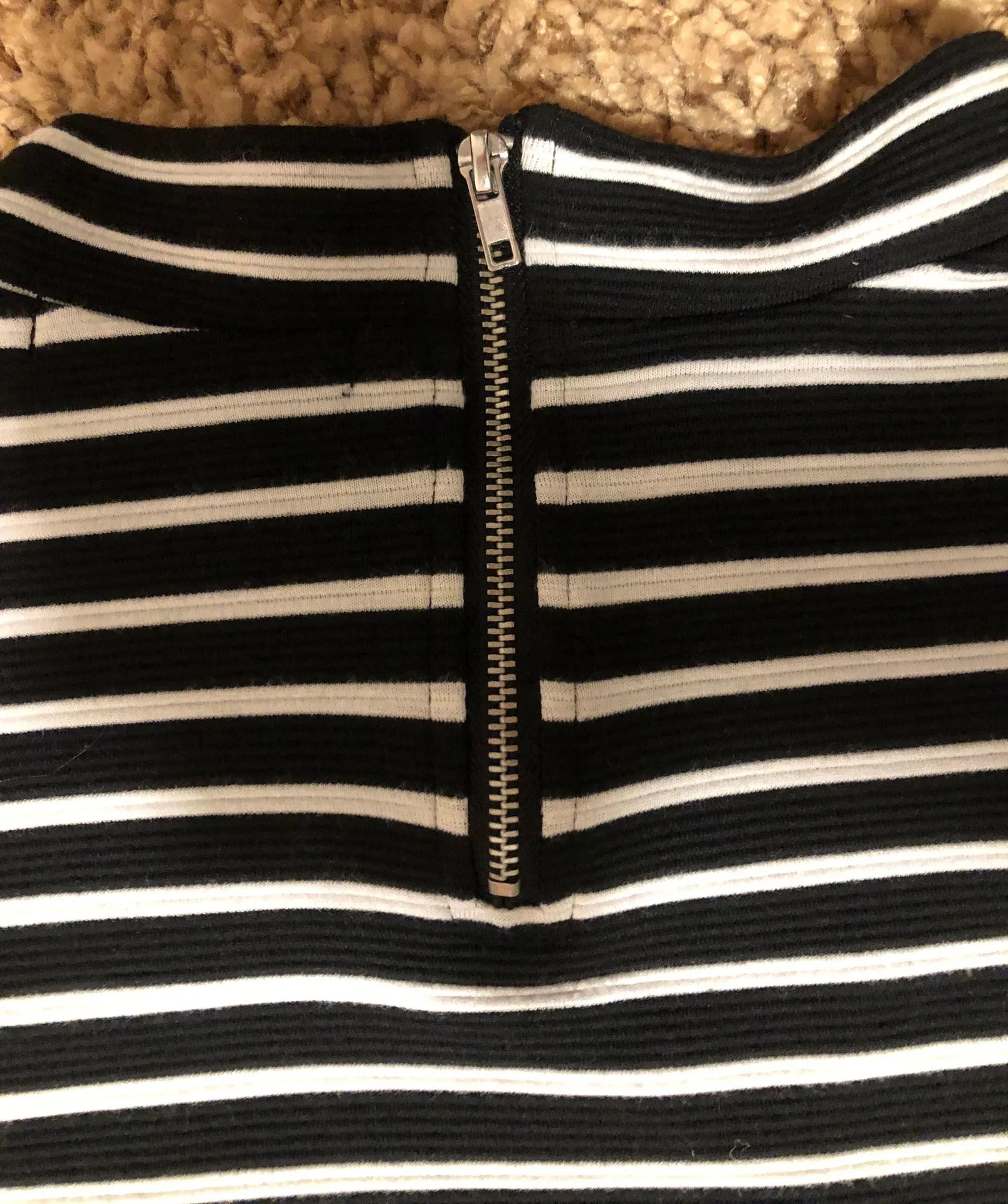 Forever 21 Long Sleeve Black And White Striped Cropped  Shirt - Image 4