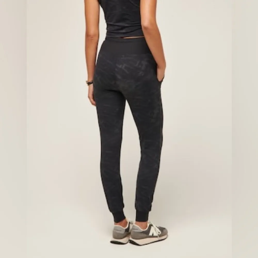 Travis Matthew Long Lunch Jogger Black Large - Image 2