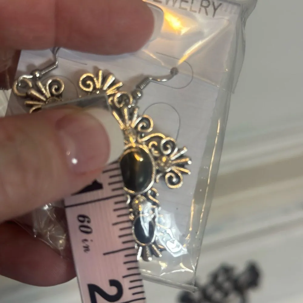 ‎Stone Cross Earrings Silver - Image 5