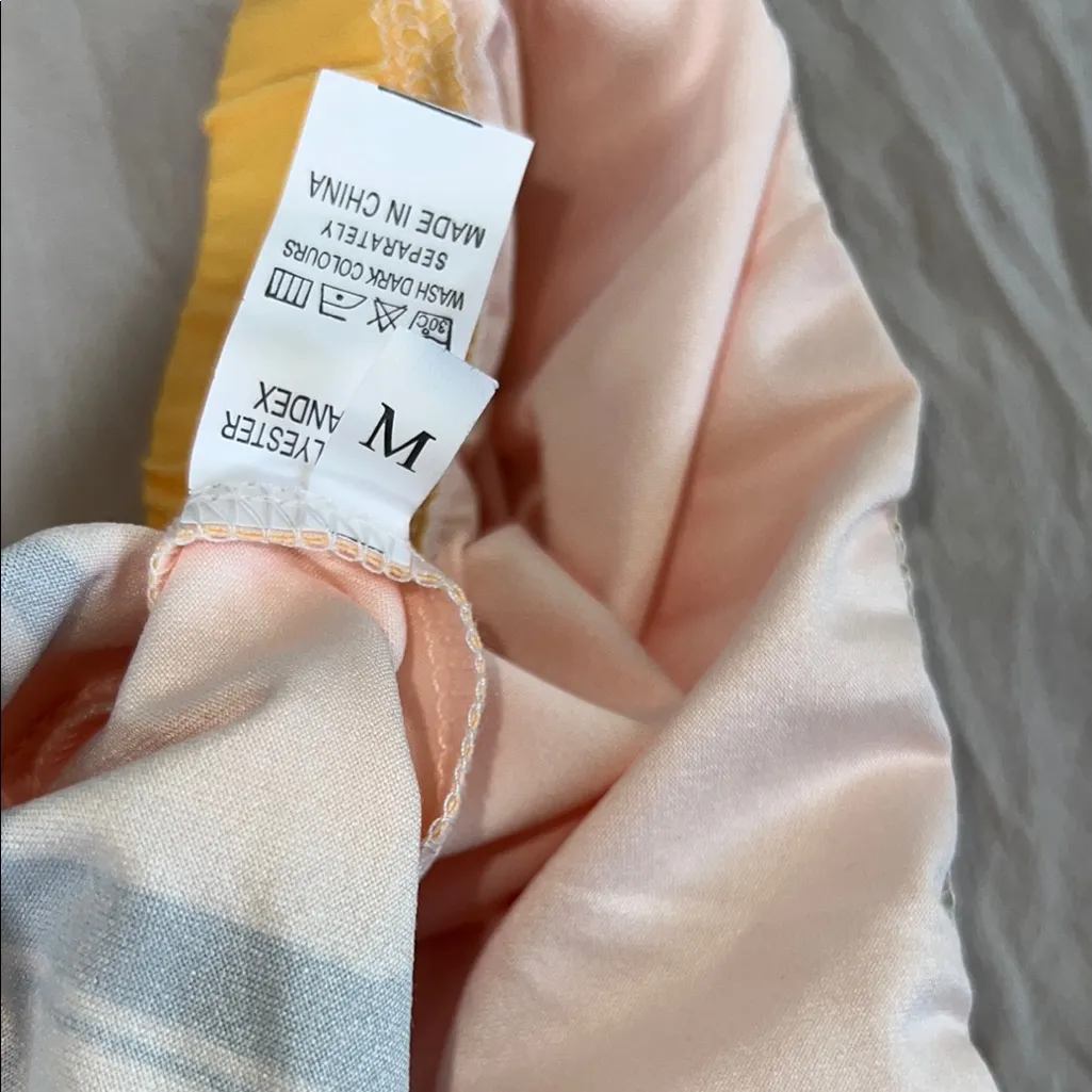 Yellow Leopard Print women‎ Shorts Size M - Image 3