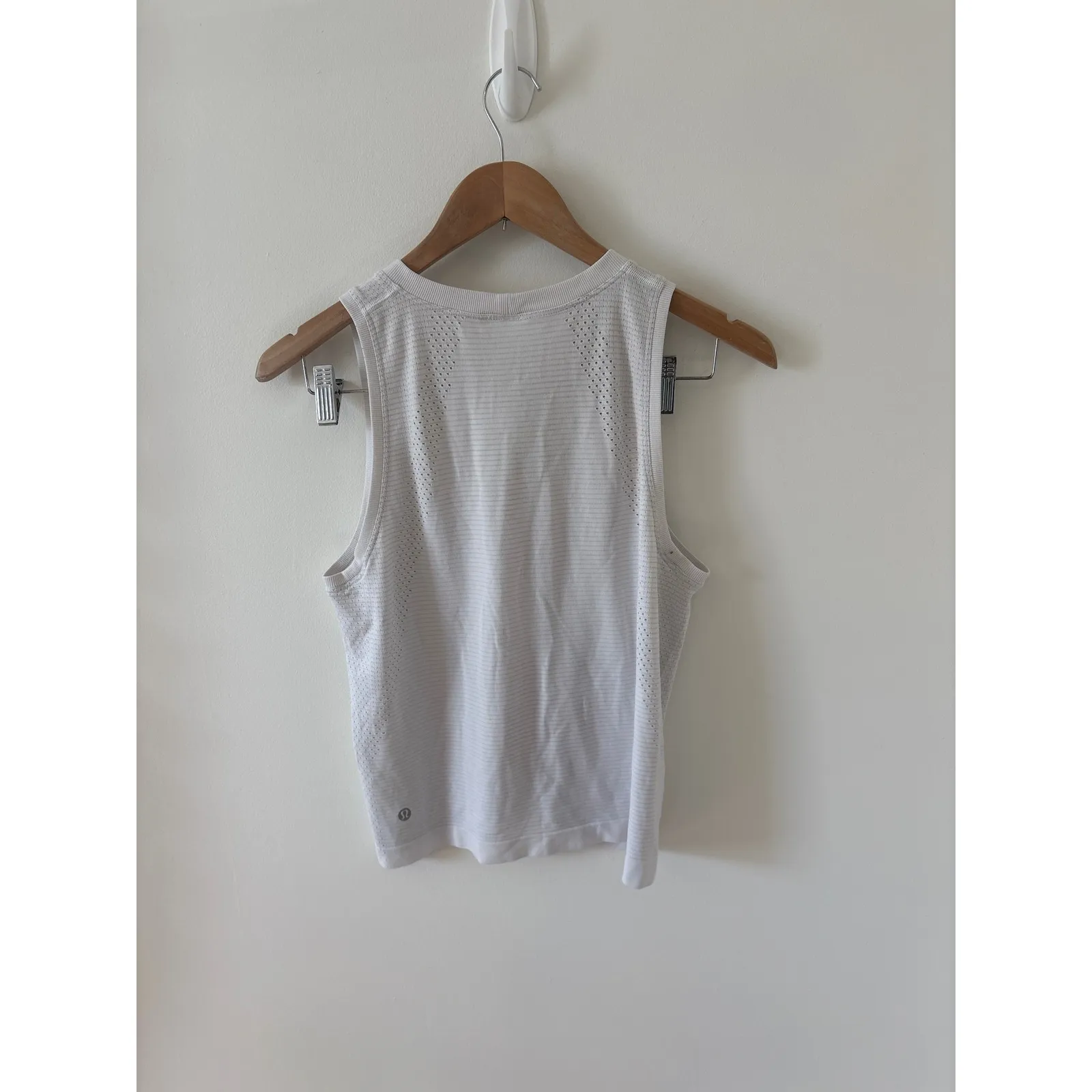 Lululemon‎ Breeze By Muscle Tank Size 6 - Image 3