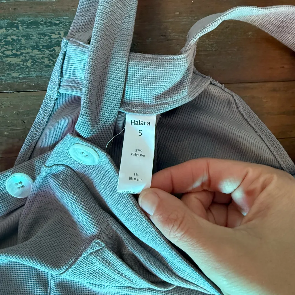 Halara Waffle Knit Grey Pleated Pocket Overalls Sz Small 💚🍄 - Image 9