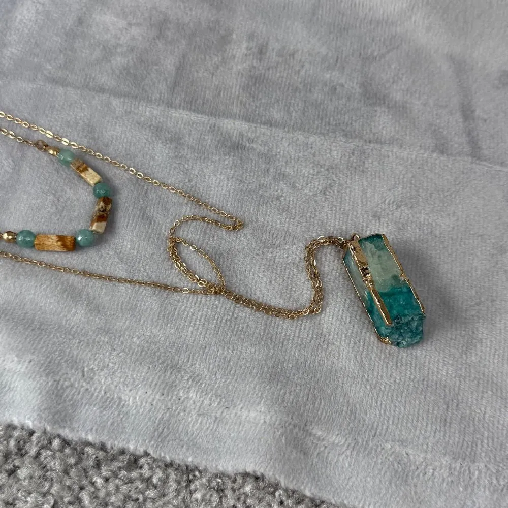 Layered Turquoise Brown Colors Stone Beaded Necklace Gold Tone Chain and Pendant - Image 10