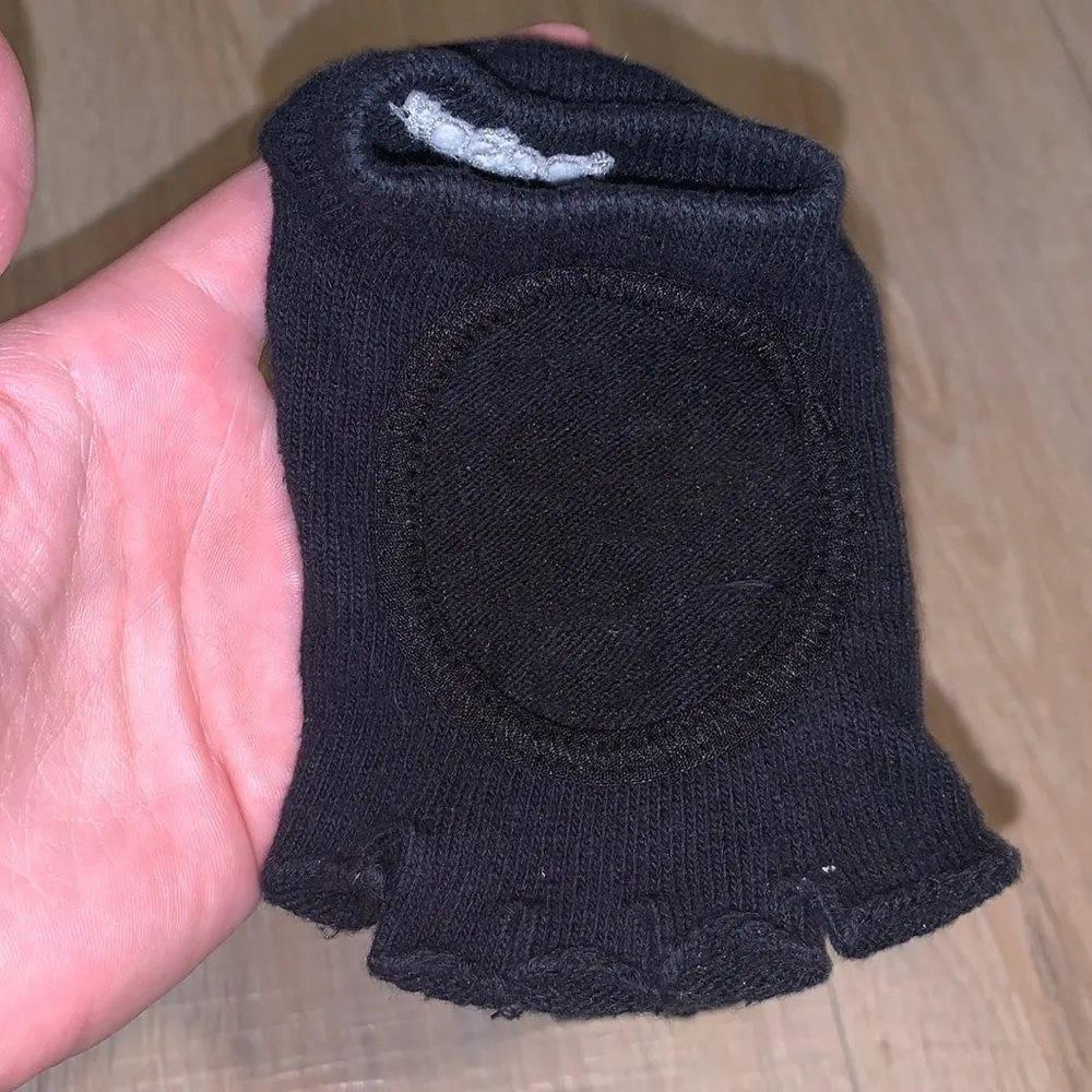 Toesox Open grip Socks with toe cut outs black - Image 3