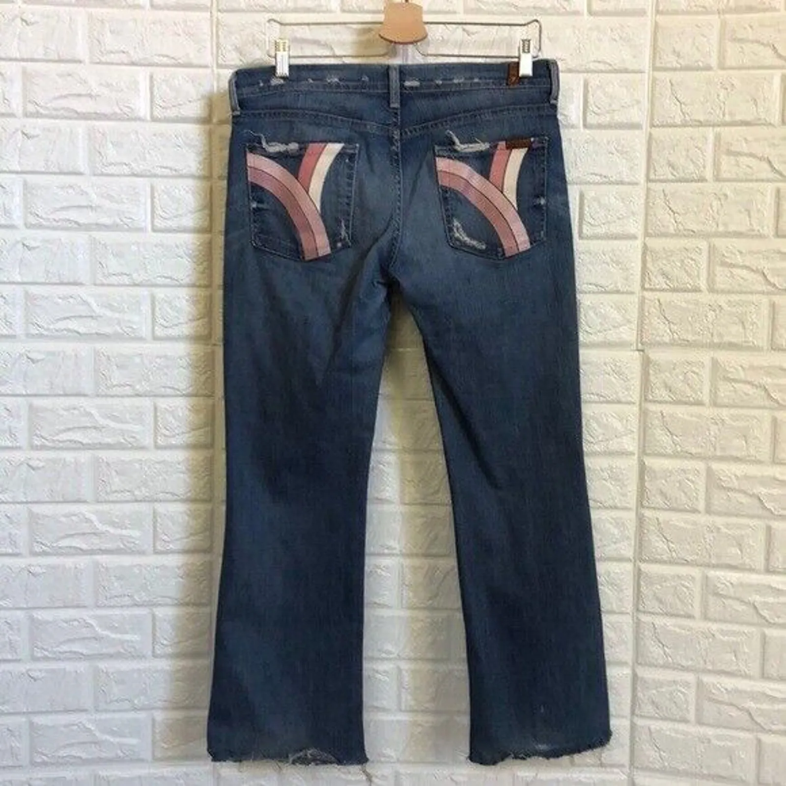 7 for all mankind pink pocket bootcut to Capri Jeans Women’s Size 30 Pink Detail - Image 2