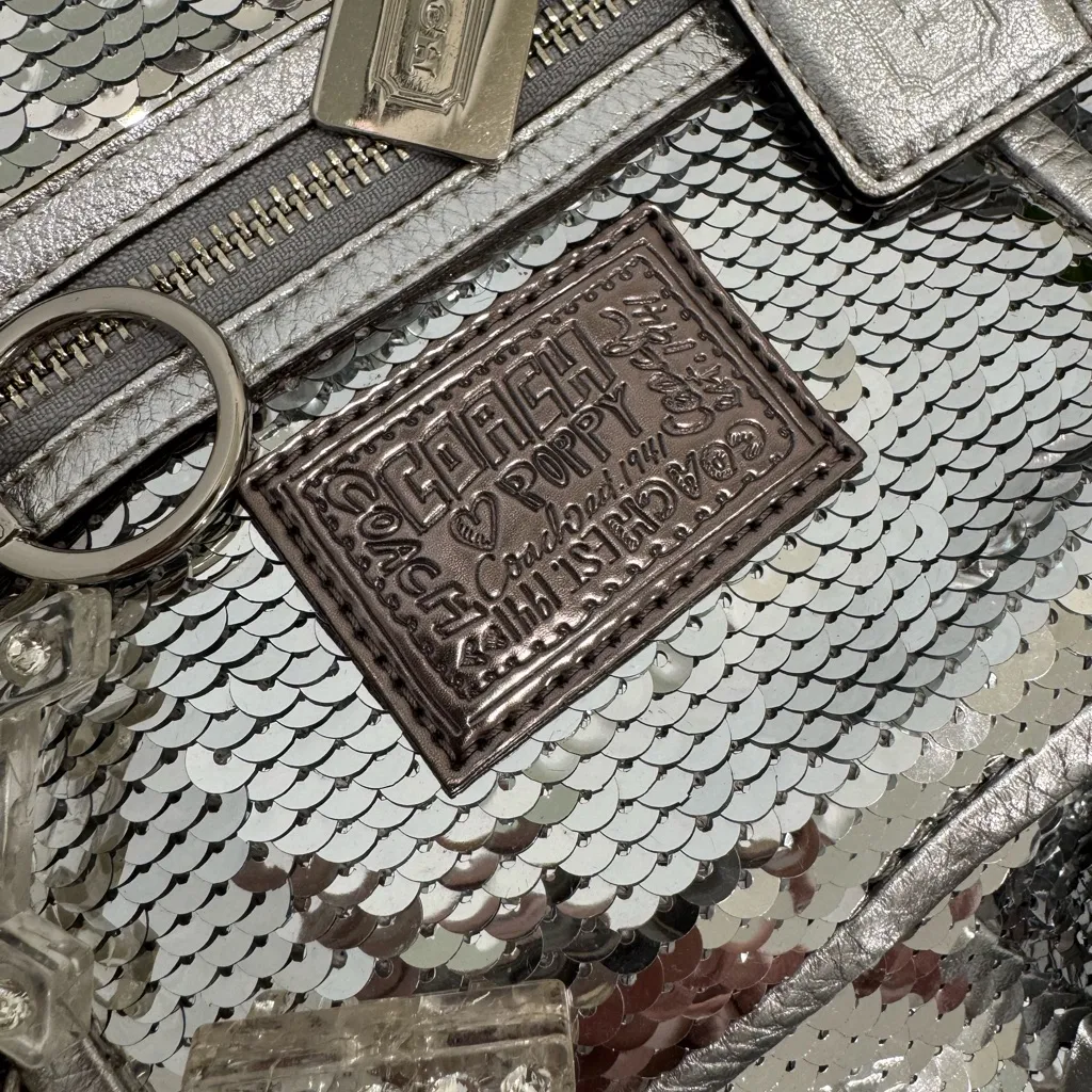 RARE Vintage New Coach Poppy Limited Edition Sequin Spotlight Silver Tote #13821 - Image 8