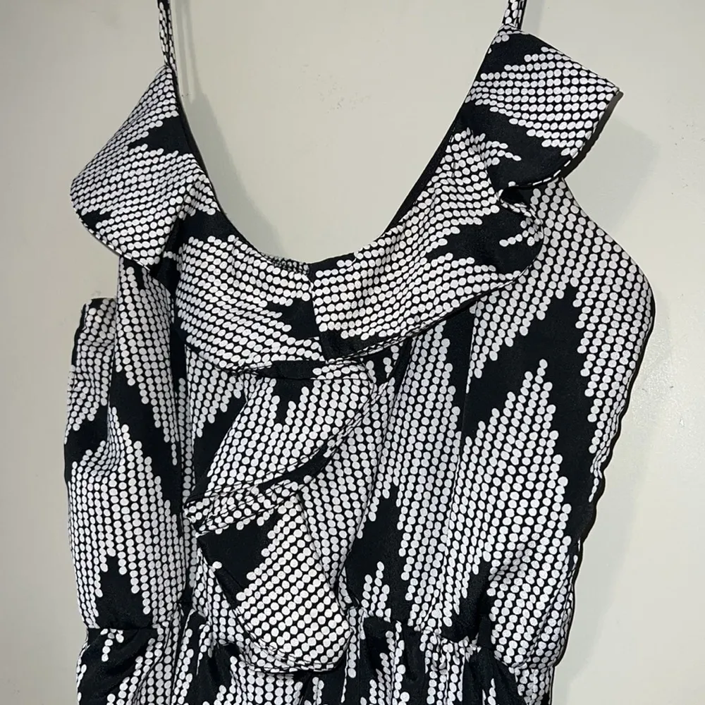 Yahada medium spaghetti strap mini skirt romper ruffle top sleeveless see flaw Black Size undefined - Image 3