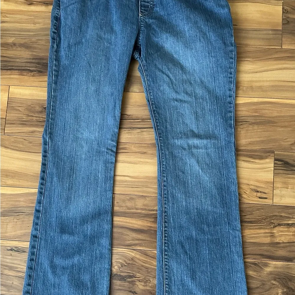 Old Navy Women's Flare Maternity Jeans - Blue NWOT Size M - Image 2