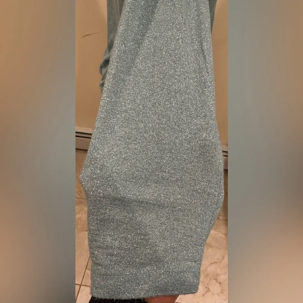 Liz Clarborne Light Blue Silver Metallic Blouse Boat Neck Sz 1X. Light material. - Image 5