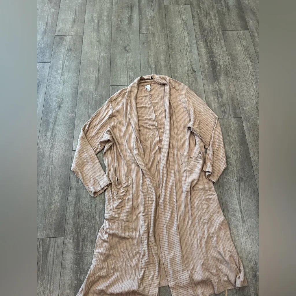 Elegant Women's Tan Cardigan - Image 5