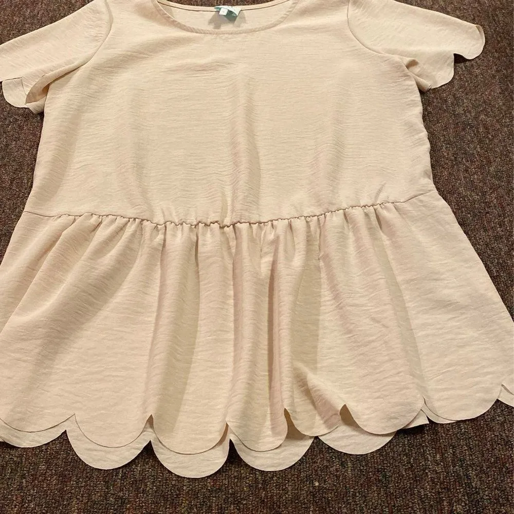 Shop The Mint  medium cream tee - Image 3