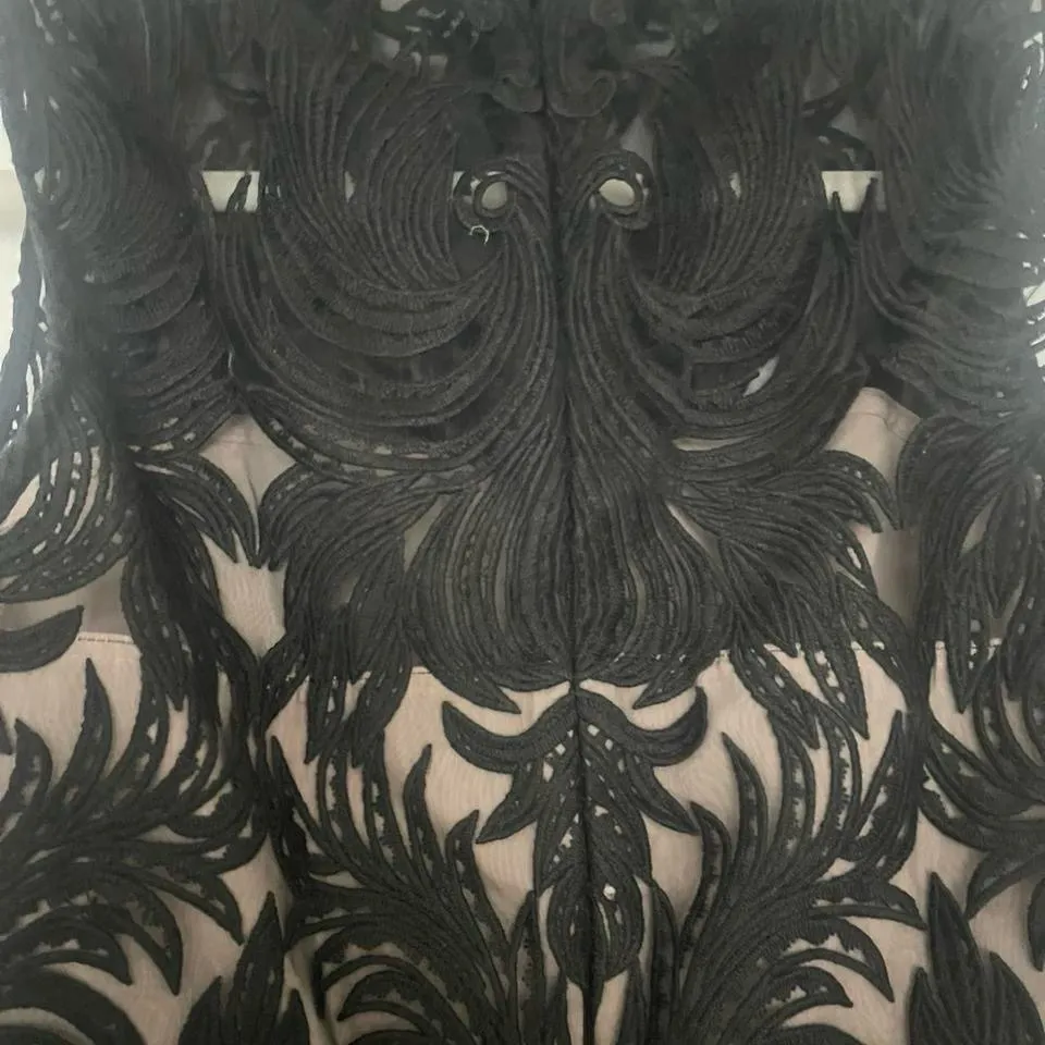 Embroidered lace Yoana Baraschi high neck sleeveless knee length dress - Image 9