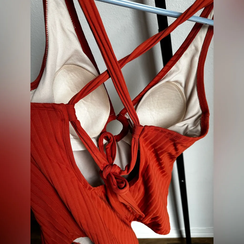 Kona sol size large swimsuit - Image 4