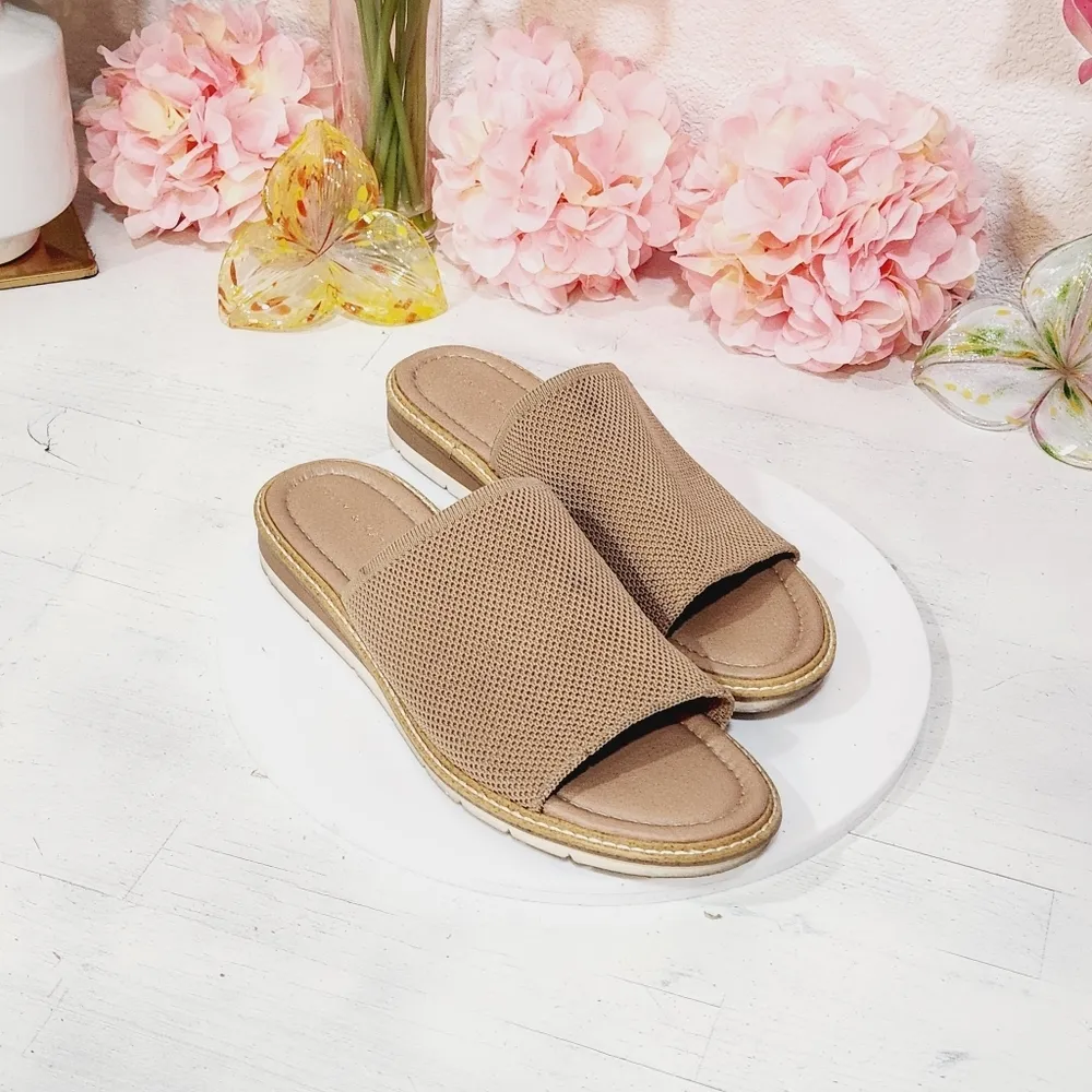 Kelly & KATIE Ari Sandal Taupe sz 10M - Image 5