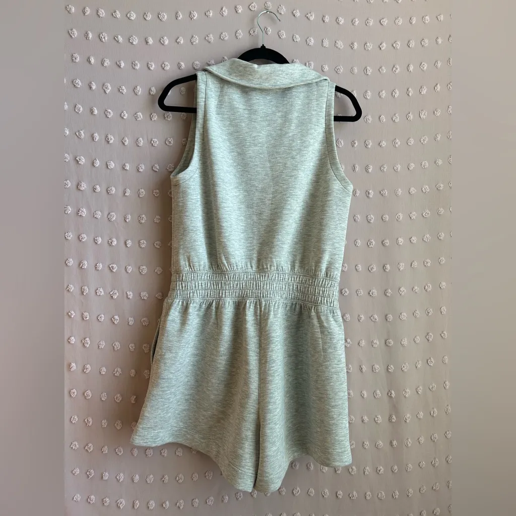 Abercrombie & Fitch YPB neoKNIT Collared Short Romper Sz M Heather Grey - Image 2