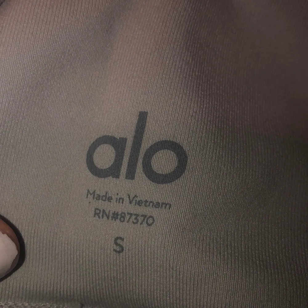 ALO YOGA Epic Win High Waist Mesh Inset Leggings - Image 4