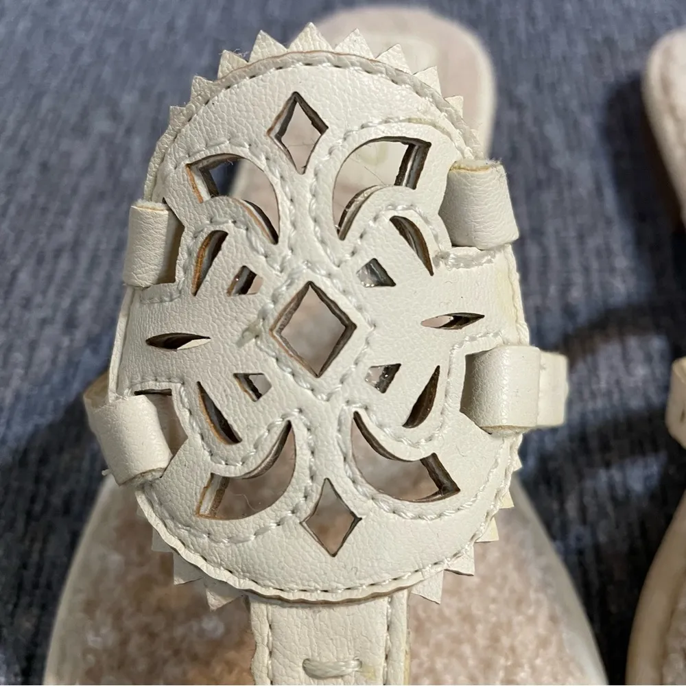 Circus NY by Sam Edelman Canyon Laser Cut Faux Shearling Thong Sandal - Image 4