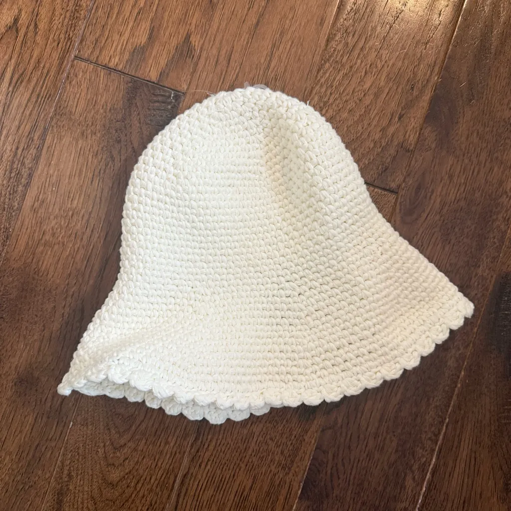 Free People Pixie Crochet Bucket Hat in Cream - Image 4