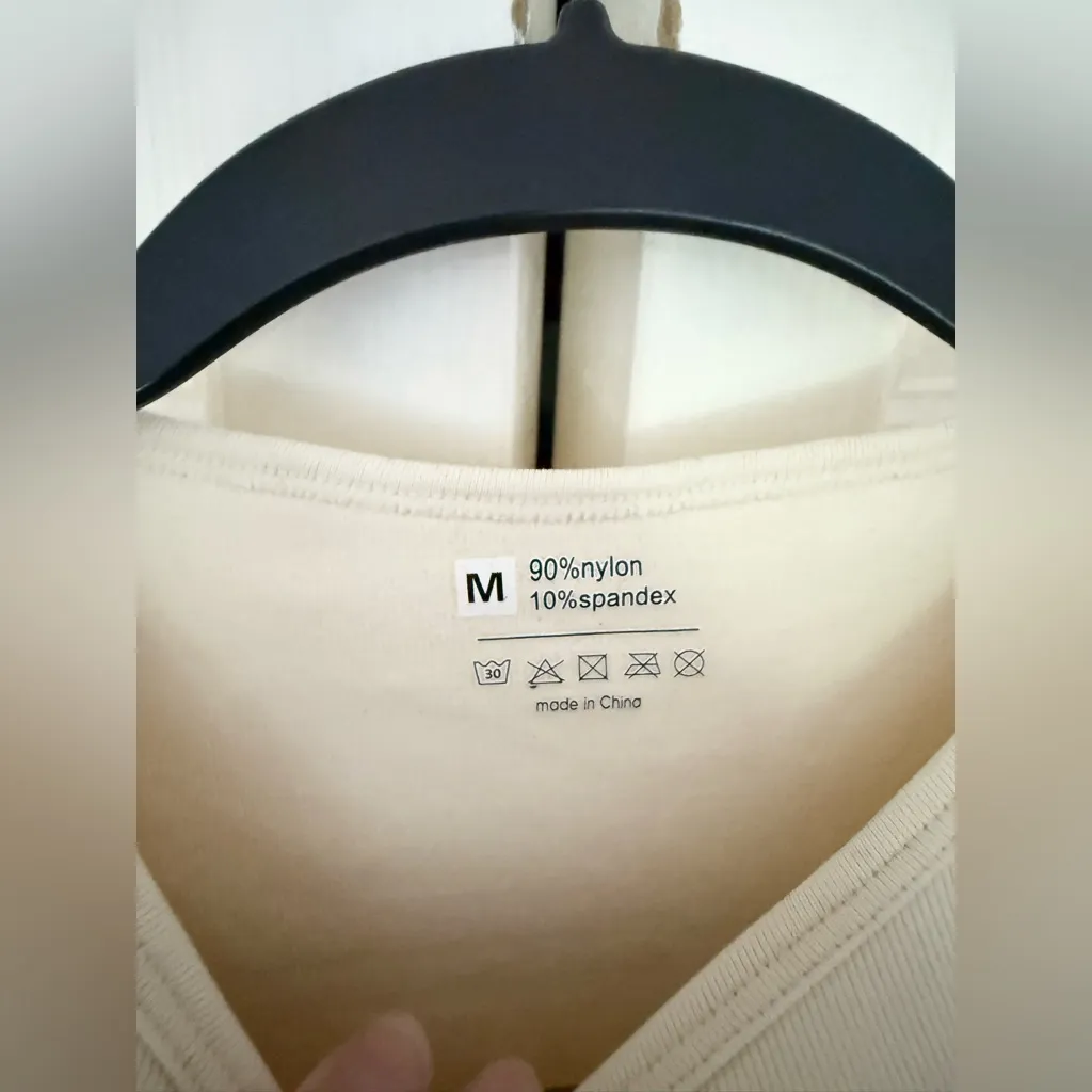 NWOT Amazon GXIN Women's 2-Piece Bundle of Ribbed Long Sleeve Bodysuits Medium - Image 5