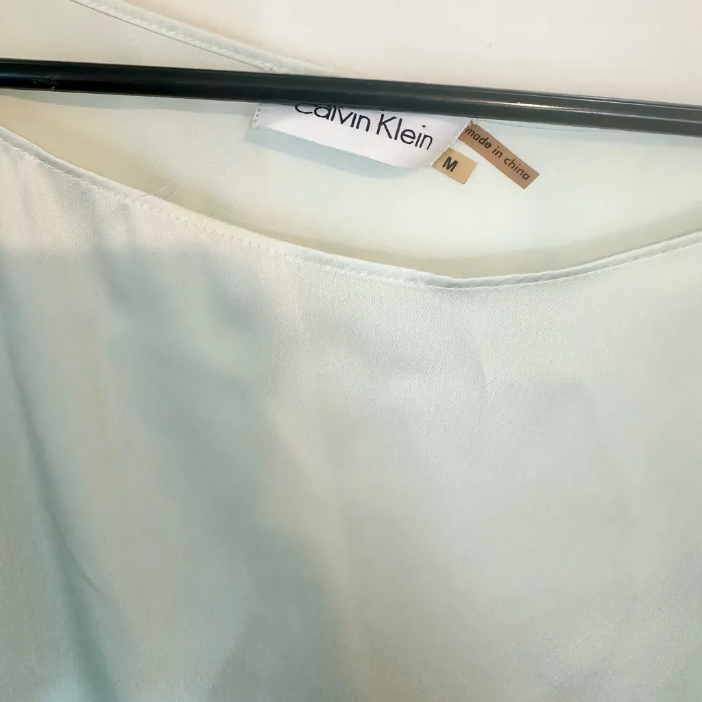 Calvin Klein Flowy Off the Shoulder Shirt - Medoum - Image 2