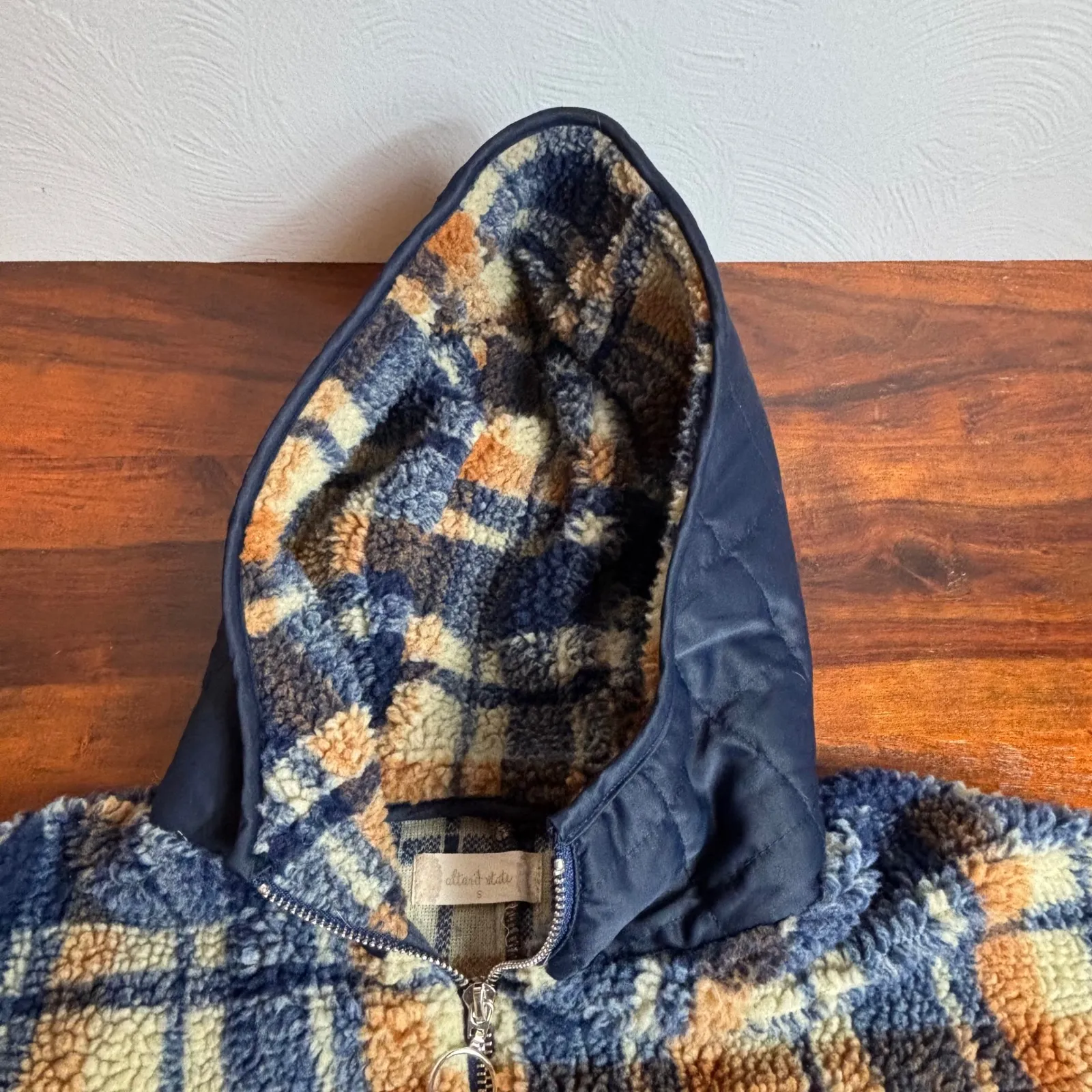 Altard State Plaid Sherpa Fleece Cropped Hooded Jacket Women's Small Navy Orange - Image 4