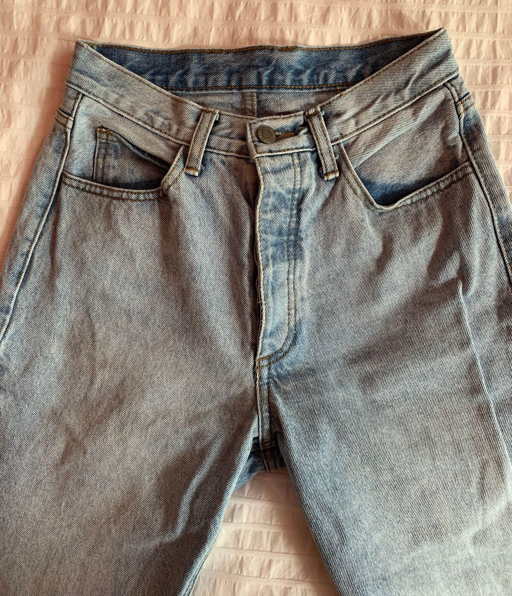 Light Wash Mom Jeans - Image 3