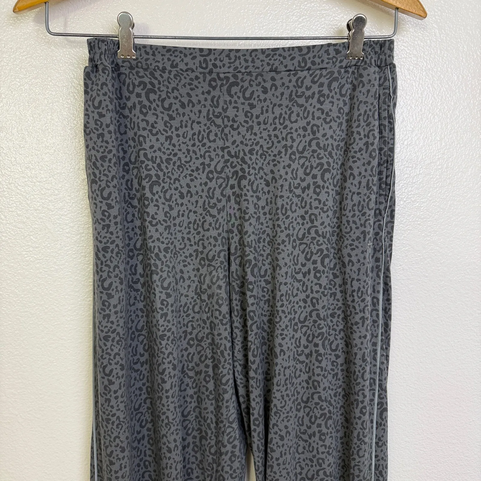 Tommy John Pajama Pants Womens Small Gray Leopard Animal Print Cozy Soft - Image 3