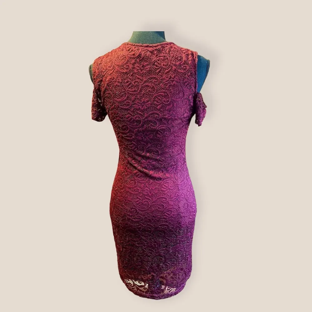 Lace fitted dress, size small - Image 3