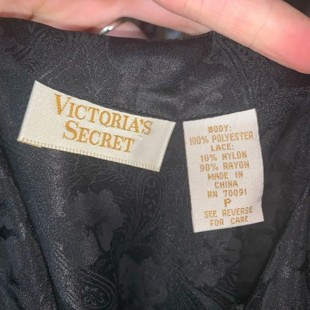 Victoria’s Secret vintage gold label P embroidered lace nighty - Image 4