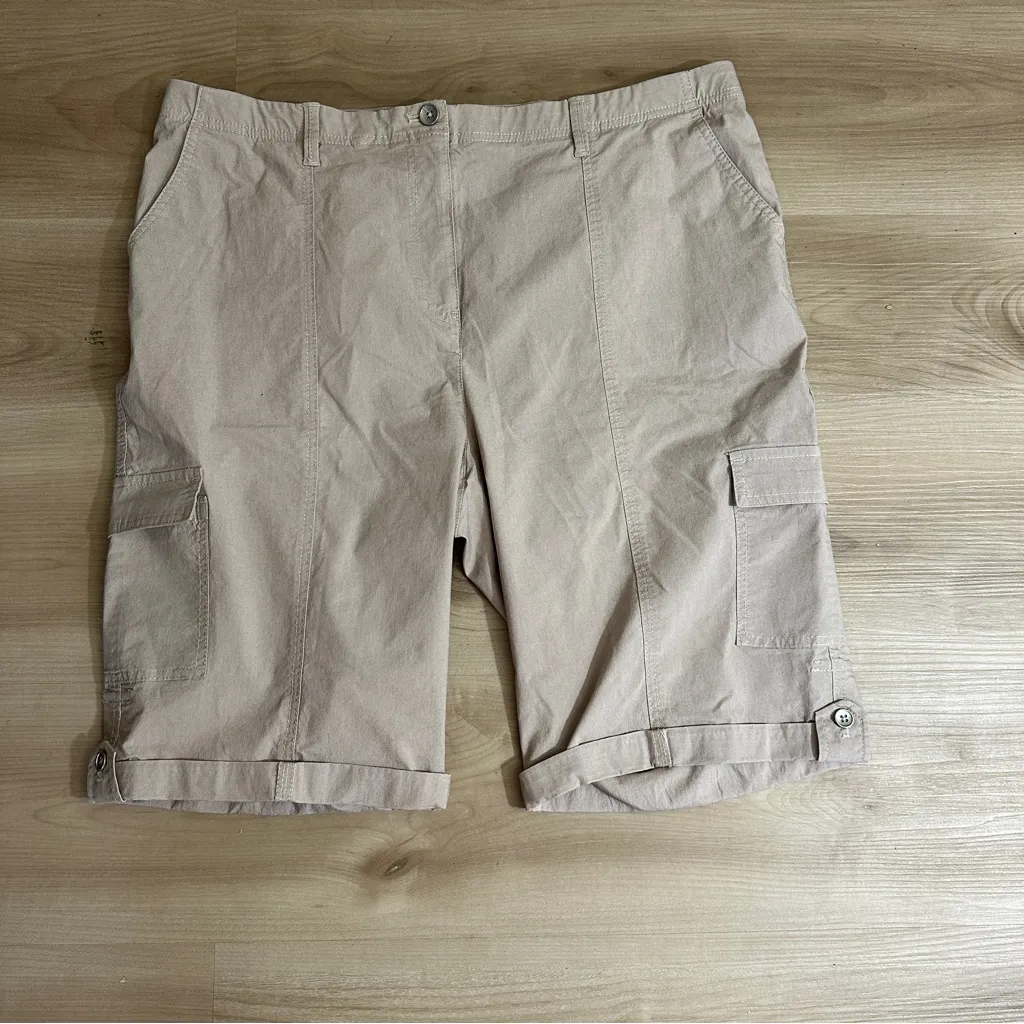 Chico's Tan Beige Large Bermuda Style Cuffed Shorts‎ 2.5 - Image 4