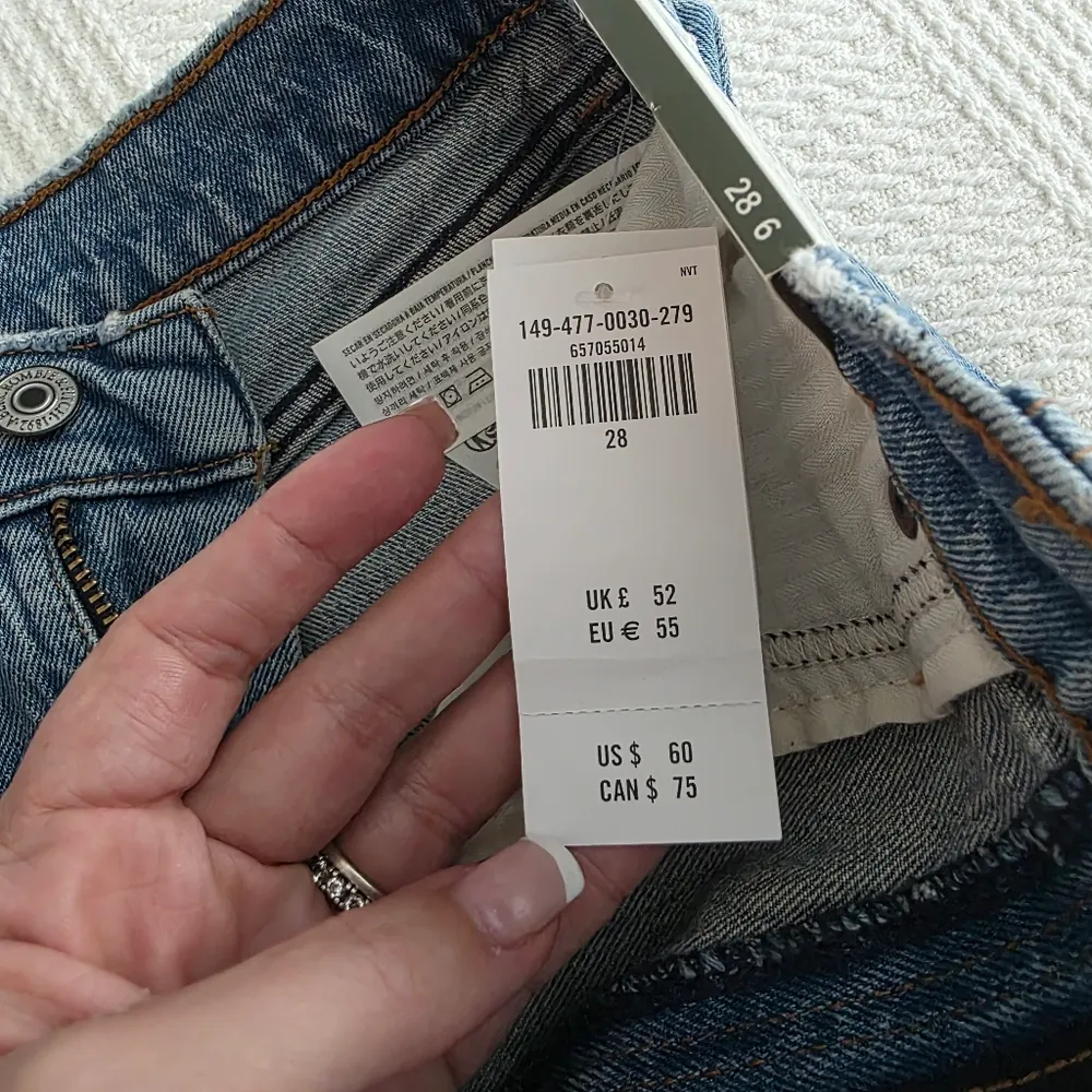 A&F High Rise Mom Short 28/6 - Image 7