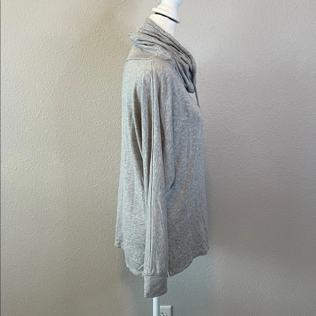 Beyond Yoga Funnel Neck Lightweight Top Gray Size XS - Image 2