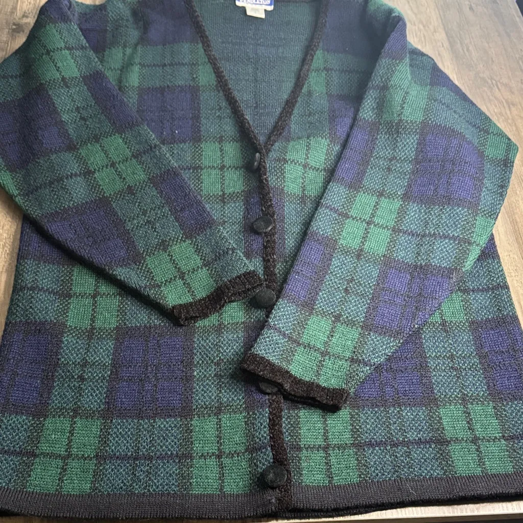Vintage Made in the U.S.A Pendleton Green and Blue Checkered 96% Wool Cardigan - Image 3