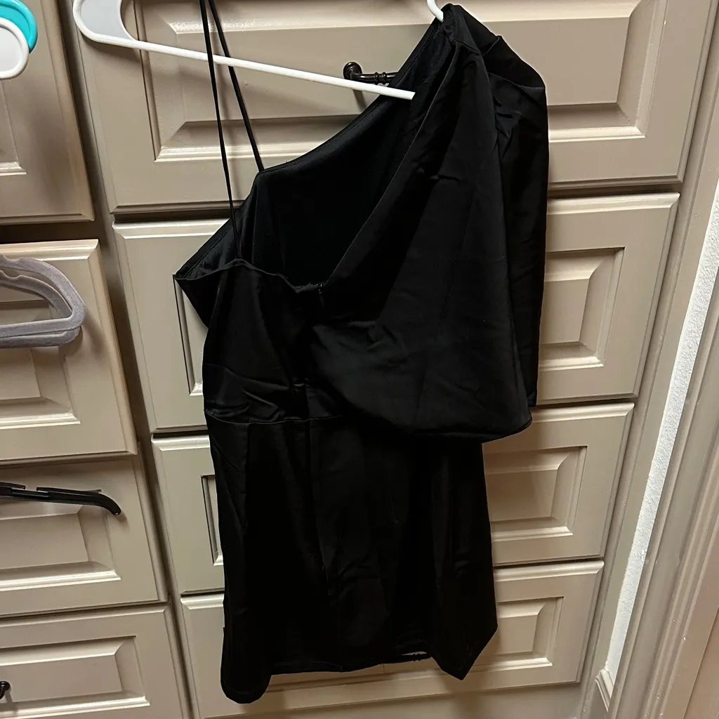 TCEC Chic Black One-Shoulder Dress - Image 3