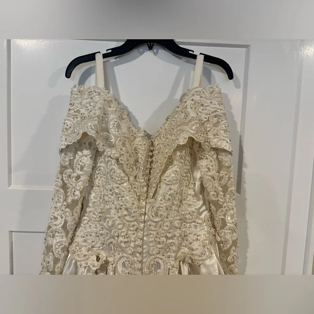 Vintage 80s HelenFreeds Ivory Heavily Beaded Long Sleeve Cathedrel Wedding Gown White Size 12 - Image 8