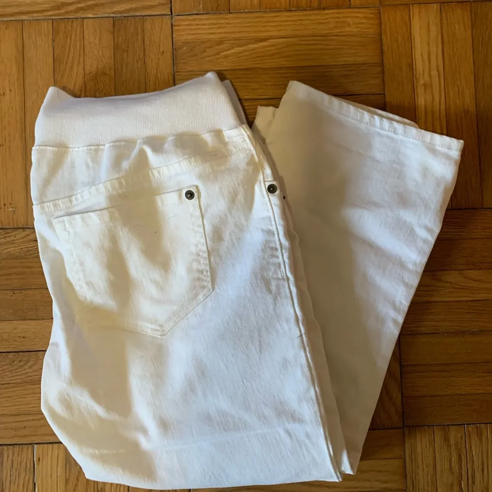 Liz Lange white Capri denim - Image 3