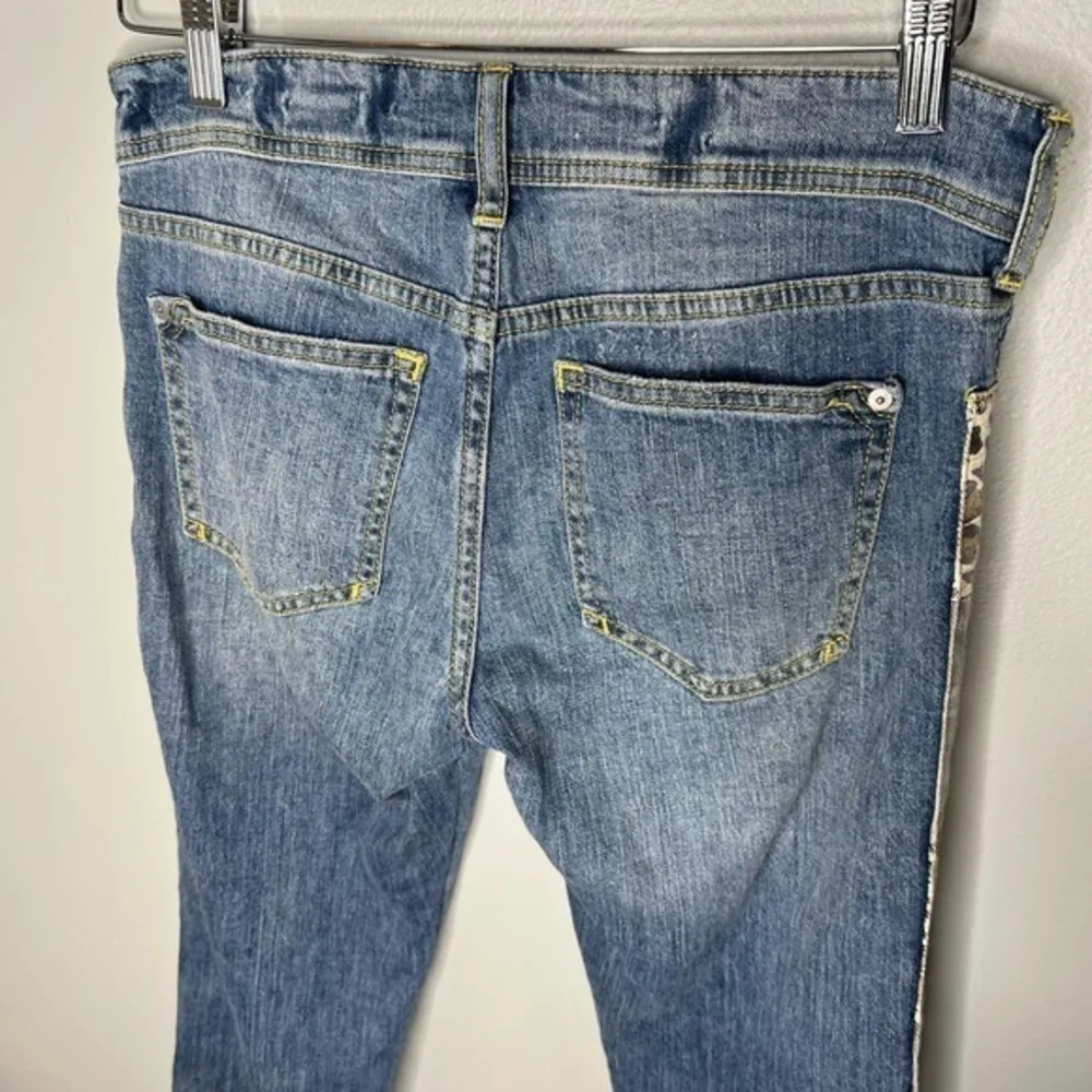 Anthro Pilcro & the letterpress slim boyfriend distressed leopard stripe size 25 - Image 8